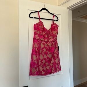 NWT Lulu’s Mini Dress Elegant Pink Lace - size L